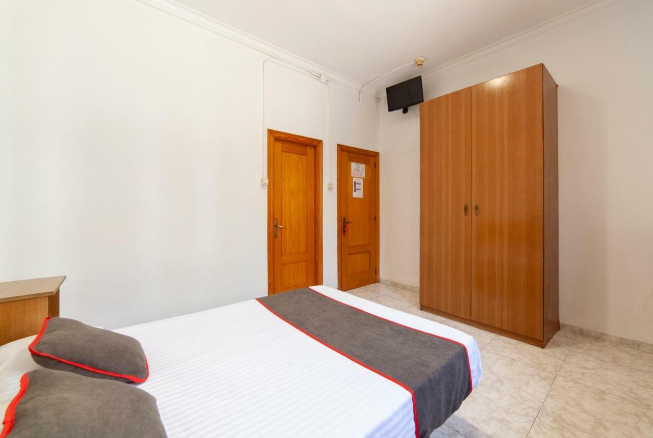 Oyo El Rincon Hotel Валенсия Екстериор снимка