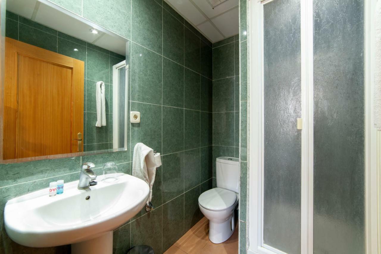 Oyo El Rincon Hotel Валенсия Екстериор снимка