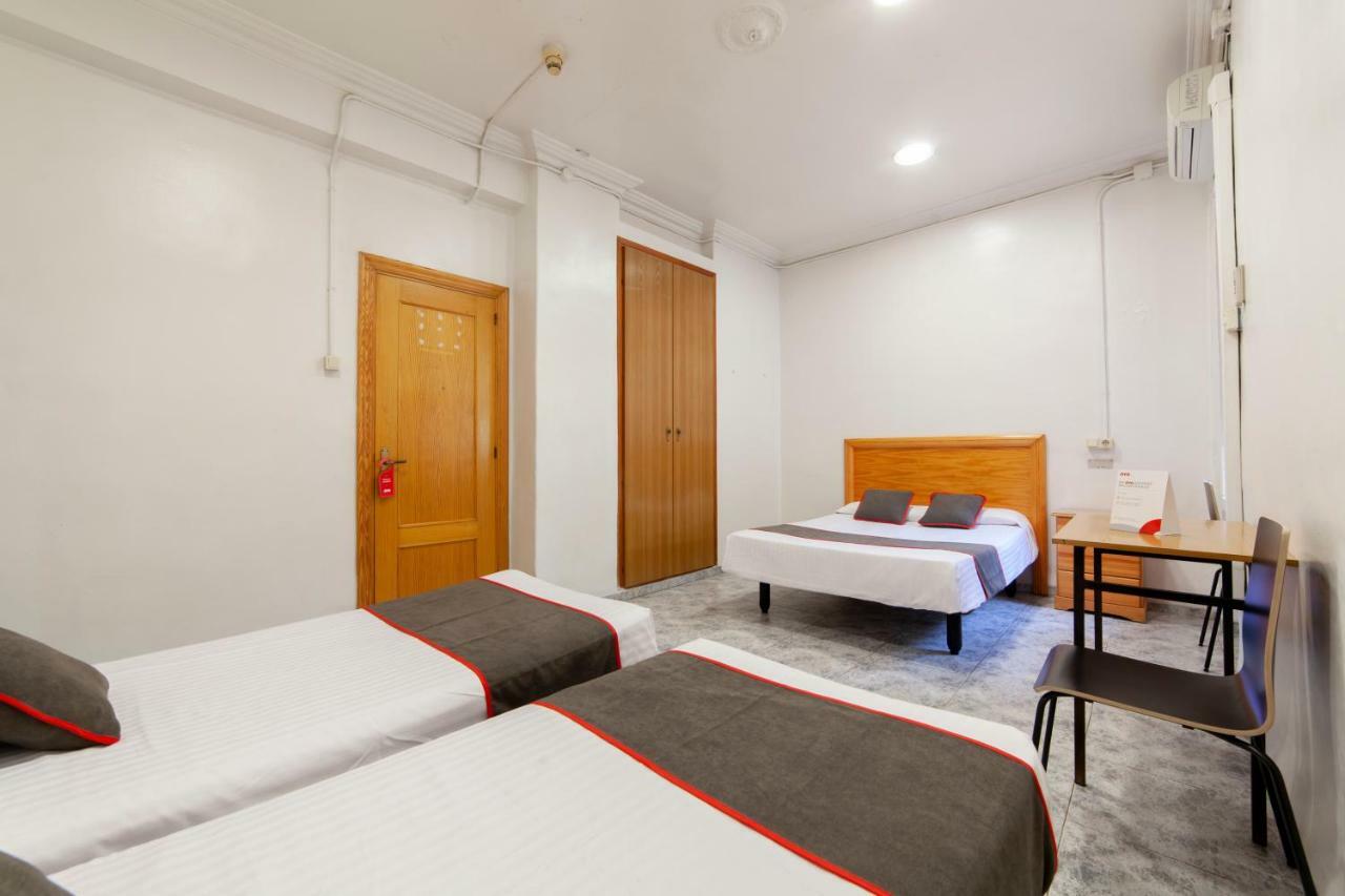 Oyo El Rincon Hotel Валенсия Екстериор снимка