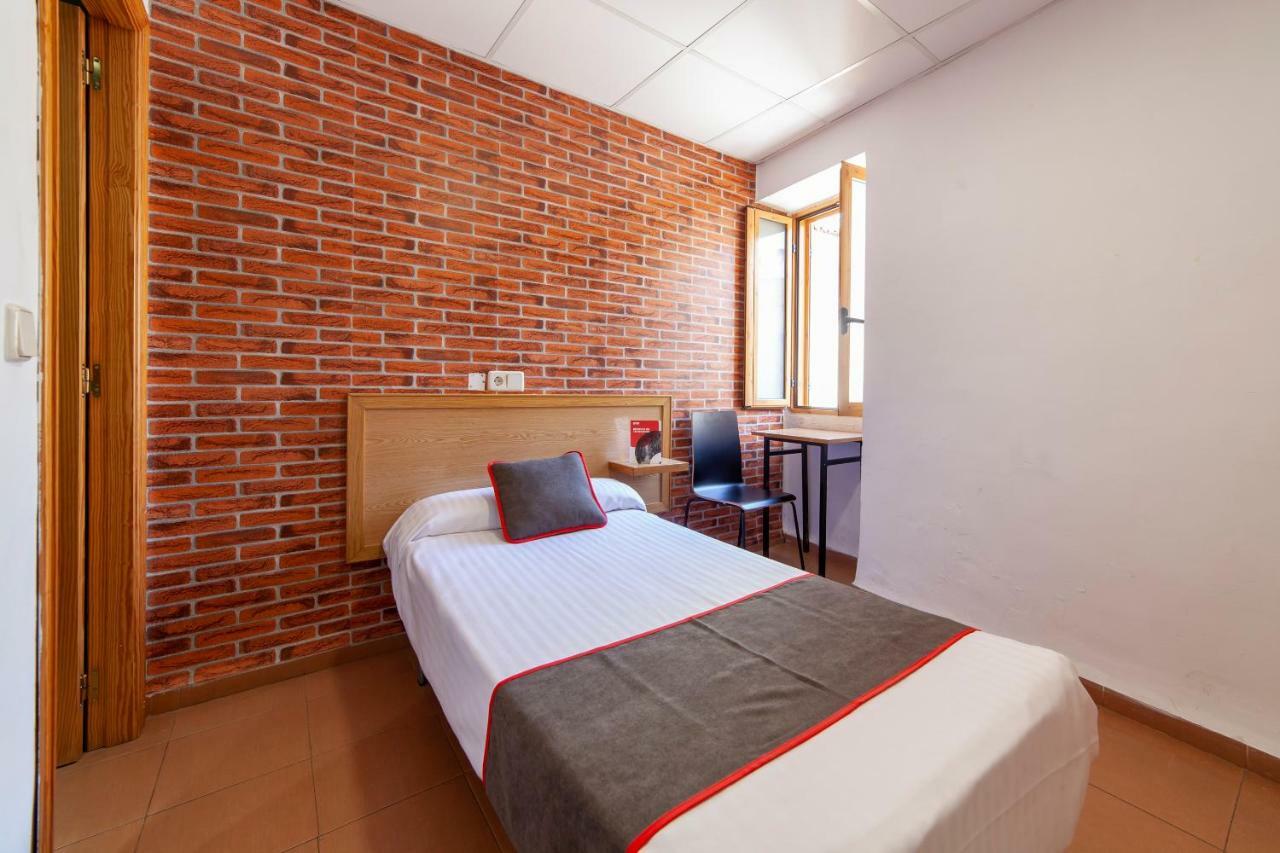 Oyo El Rincon Hotel Валенсия Екстериор снимка