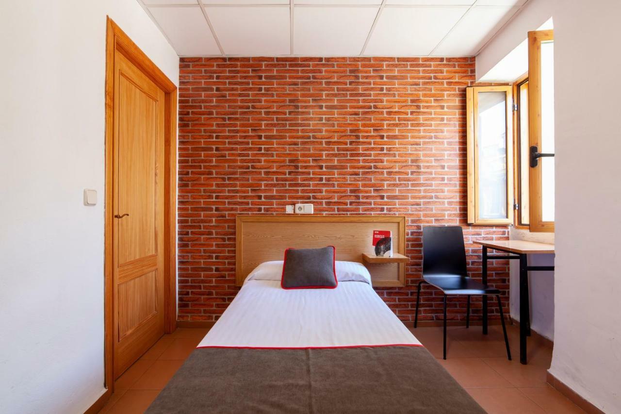 Oyo El Rincon Hotel Валенсия Екстериор снимка